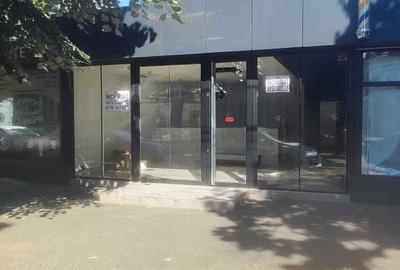 Spațiu comercial, de 74 mp, în Central - 1