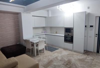 Apartament cu 3 camere decomandat, mobilat în Central