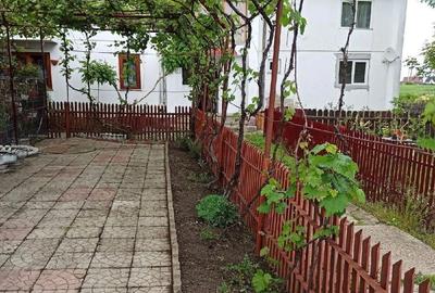 Apartament cu 2 camere decomandat în Ilișești - 2