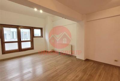 Spațiu comercial, de 55 mp, în Delfinariu - 2