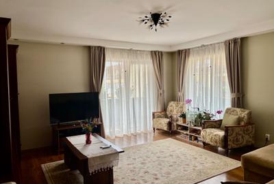 Apartament cu 3 camere decomandat în Florești