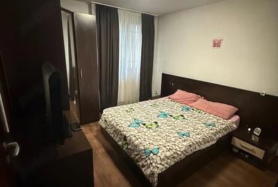 Apartament cu 3 camere decomandat în Titan