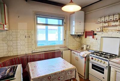Apartament cu 3 camere decomandat în Lenin