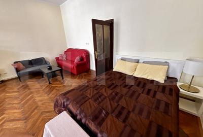 Apartament cu 2 camere semidecomandat, mobilat în Central