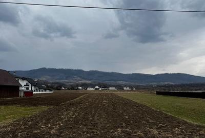 Teren de 1900 mp, în Vicovu de Jos