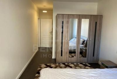 Apartament cu 3 camere semidecomandat în Central