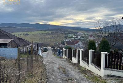 Teren intravilan de 1000 mp, în Vest