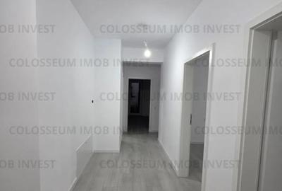 Apartament cu 3 camere decomandat în Tractorul