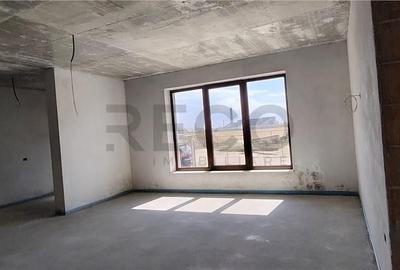Casă cu 4 camere în Santăul Mic