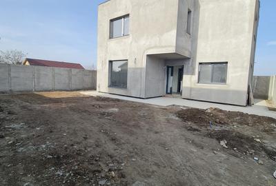 Casă individuală cu 4 camere cu Teren 270 Mp în Costi - 2