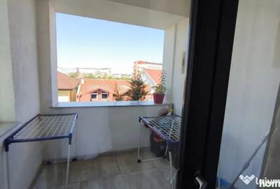 Apartament cu 4 camere decomandat în Est