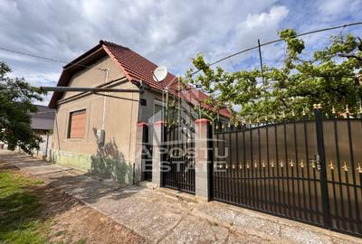 Casă individuală cu 15 camere cu Canalizare în Pesac