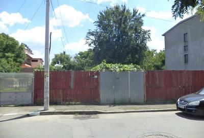 Teren de 1000 mp, în Central