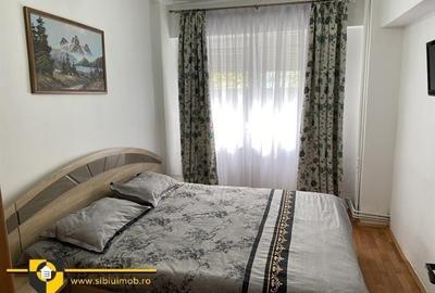 Apartament cu 2 camere decomandat, mobilat în Central