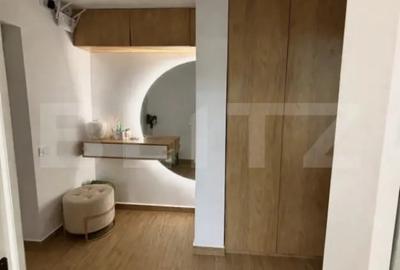 Apartament cu 3 camere semidecomandat în Central