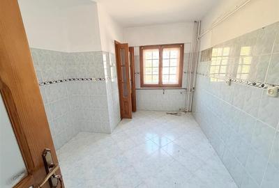 Apartament cu 3 camere decomandat în Brăilei