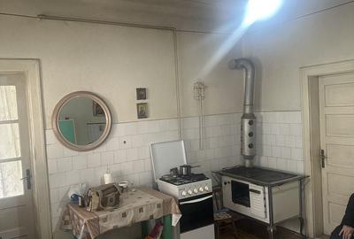 Casă cu 4 camere în Central - 1