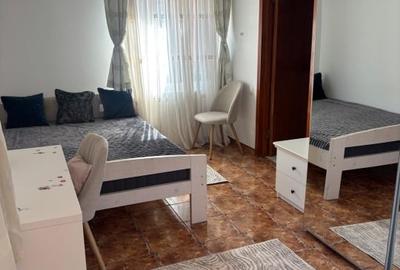 Garsonieră decomandată, mobilată în Decebal