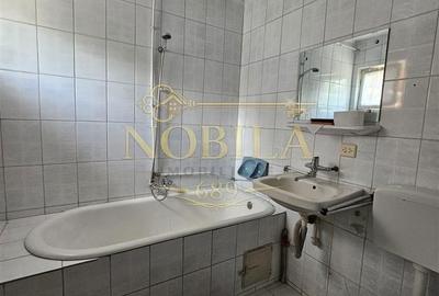 Casă cu 10 camere cu Canalizare în Central - 2