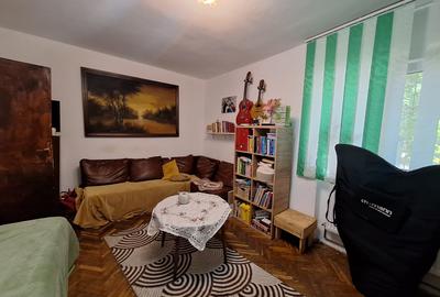 Apartament cu 2 camere decomandat, mobilat în Soarelui
