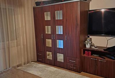 Apartament cu 3 camere decomandat în Soarelui - 2