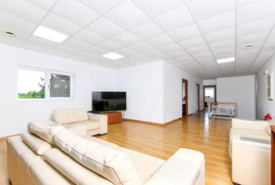 Spațiu industrial, de 772.83001708984 mp, în Central - 25
