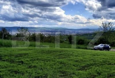 Teren de 1069 mp, în Iris
