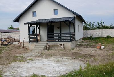 Casă cu 4 camere în Buturugeni