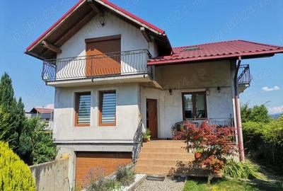 Casă cu 5 camere cu Teren 2272 Mp în Central