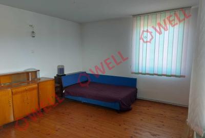 Casă cu 4 camere în Livezeni - 1