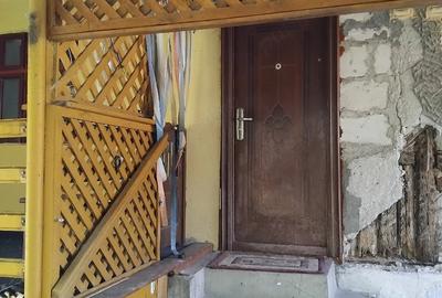 Casă cu 2 camere cu Teren 1760 Mp în Valea