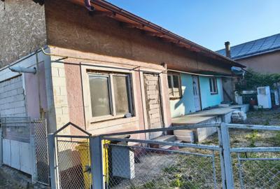 Casă cu 2 camere decomandat în Ițcani - 2