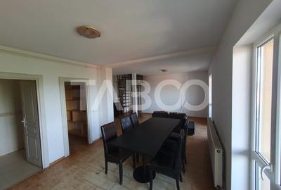 Apartament cu 3 camere decomandat, mobilat în Făgăraș - 2