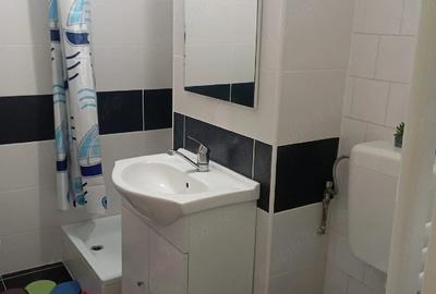 Garsonieră decomandată în Rogerius