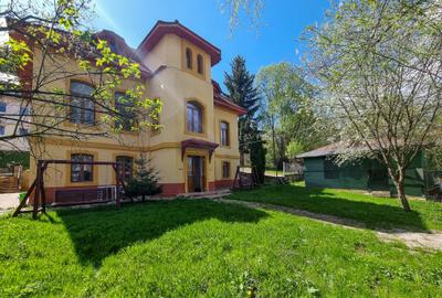 Casă cu 11 camere cu Teren 750 Mp în Predeal - 3
