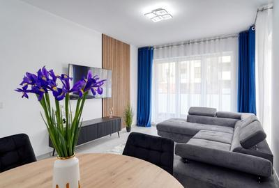 Apartament cu 3 camere decomandat, mobilat în Tractorul