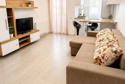 Apartament cu 2 camere decomandat, mobilat în Central