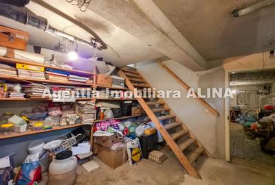 Casă cu 5 camere în Central - 1
