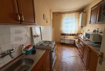 Apartament cu 4 camere decomandat în Central - 1