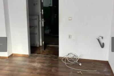 Garsonieră semidecomandată în Far