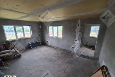 Casă cu 4 camere decomandat cu Teren 2250 Mp în Garoafa - 9