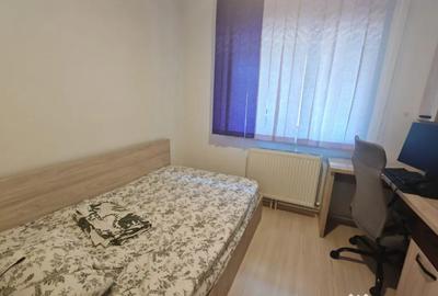 Apartament cu 3 camere decomandat, mobilat în Poarta 6 - 17