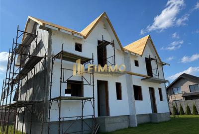 Duplex cu 3 camere cu Canalizare în Exterior Est - 1