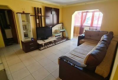 Apartament cu 3 camere semidecomandat în Fălticeni - 1