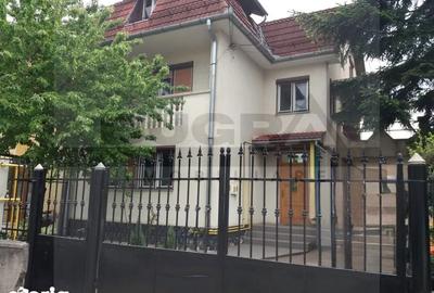 Casă cu 6 camere cu Teren 200 Mp în Gheorgheni