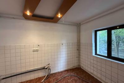 Apartament cu 4 camere decomandat în Central - 4