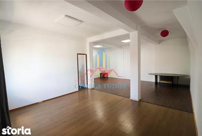 Spațiu comercial, de 60 mp, în Apărătorii Patriei - 17