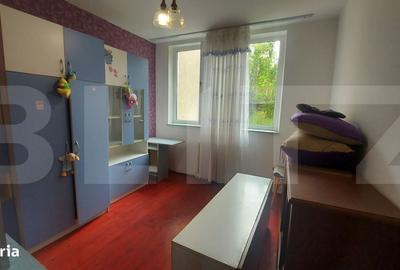 Apartament cu 3 camere semidecomandat în Simeria