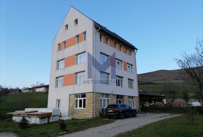 Apartament cu 4 camere decomandat, mobilat în Mera - 10