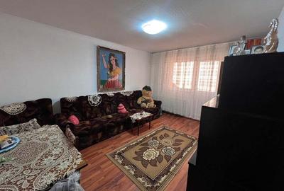 Apartament cu 3 camere decomandat în Cetatea - 3